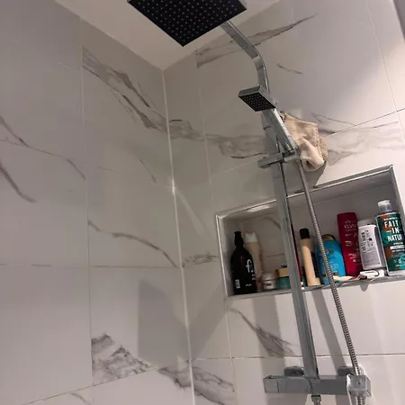 Modern Georgian Apartment