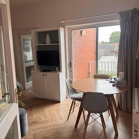 Modern Georgian Apartment *